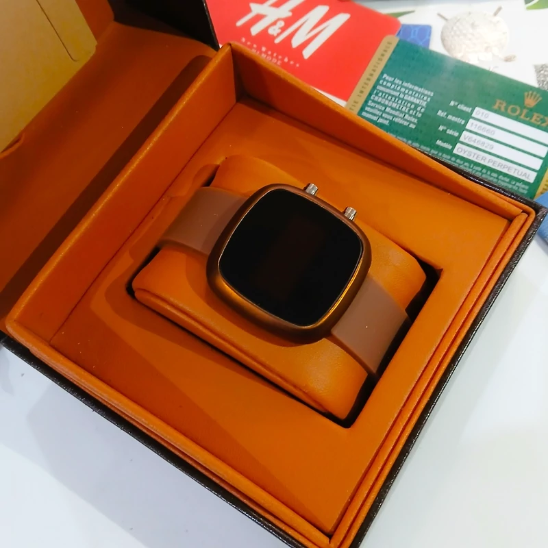 watch_b6q3g1iv5x2c74